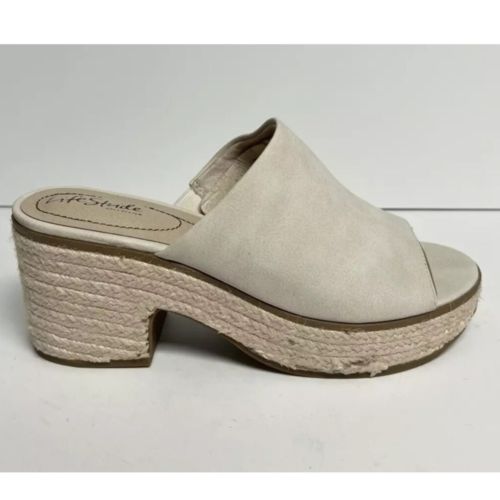 LifeStride Women’s Paradise Silver Block Heel Sandals, Size 9 Wide.